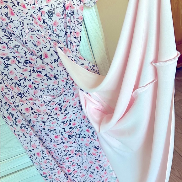 Talbots 6P fully lined, below knee length dress in peach floral, 100% polyester - Picture 5 of 7